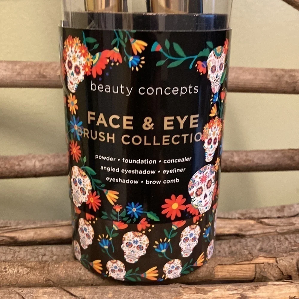 NEW BEAUTY CONCEPTS SUGAR SKULL Day of the Dead FACE & EYE BRUSH COLLECTION